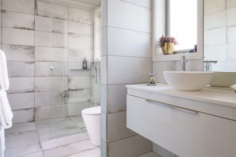 Photo of property in 10 Bevan Place, Wanaka, 9305