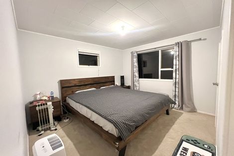 Photo of property in 2 Surman Place, Glen Eden, Auckland, 0602