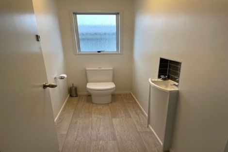 Photo of property in 4 Waiwera Crescent, Maupuia, Wellington, 6022