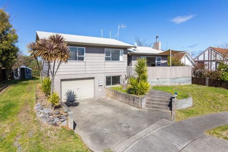 Photo of property in 14 Kempton Place, Richmond Heights, Taupo, 3330