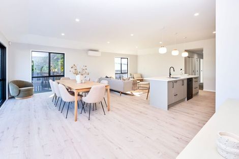 Photo of property in 33 Booker Drive, Tuakau, 2121