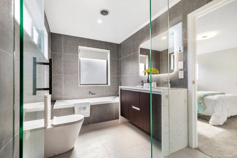 Photo of property in 407 Lake Road, Takapuna, Auckland, 0622