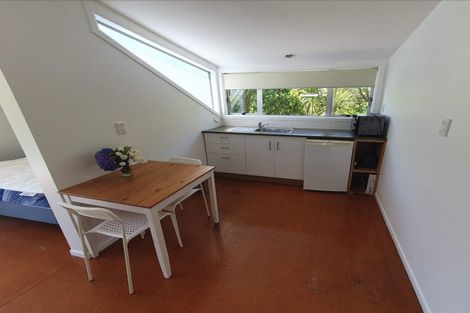 Photo of property in 17 Landing Road, Titirangi, Auckland, 0604