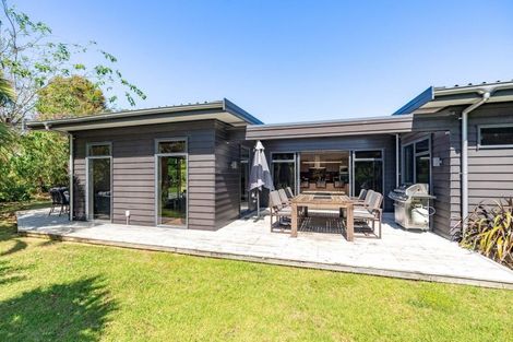 Photo of property in 1 Coral Place, Matapouri, Whangarei, 0173