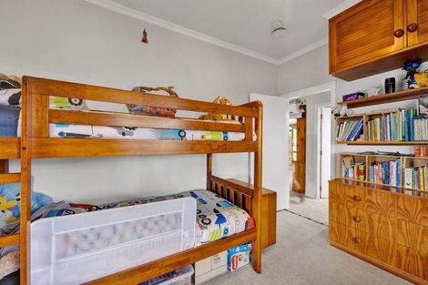 Photo of property in 20 Cutfield Street, Inglewood, 4330