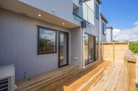 Photo of property in 4/8 Sheehan Road, Te Atatu South, Auckland, 0610