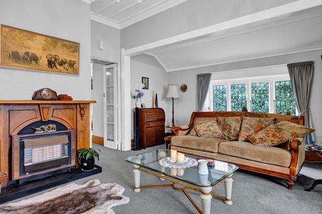 Photo of property in 237 South Road, Hawera, 4610