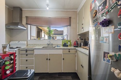 Photo of property in 21c Flower Street, Bulls, 4818