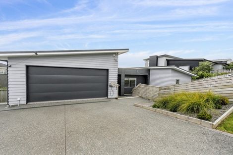 Photo of property in 85 Endeavour Drive, Whitby, Porirua, 5024