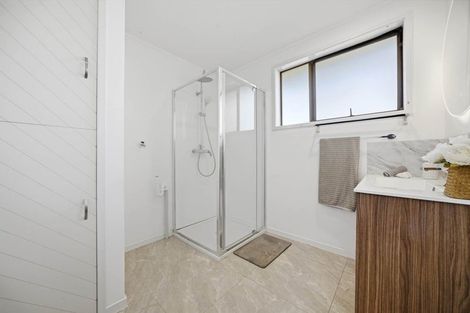 Photo of property in 319 Albany Highway, Rosedale, Auckland, 0632