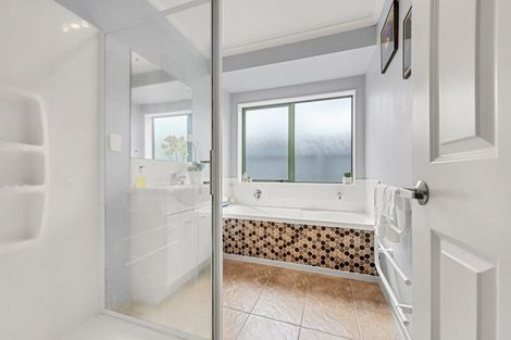 Photo of property in 12 Percy Kinsman Crescent, Riverstone Terraces, Upper Hutt, 5018