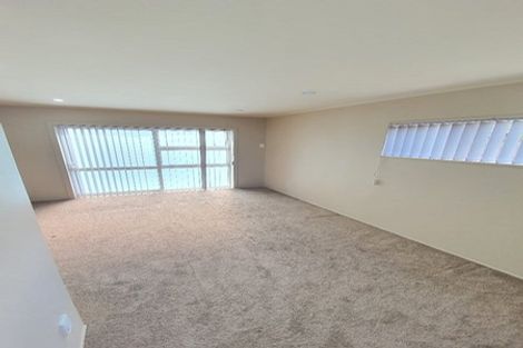 Photo of property in 2/4 South Street, Papakura, 2110