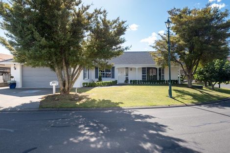 Photo of property in 2 Woodford Heights, Havelock North, 4130