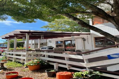 Photo of property in 50 Highland Park Drive, Highland Park, Auckland, 2010