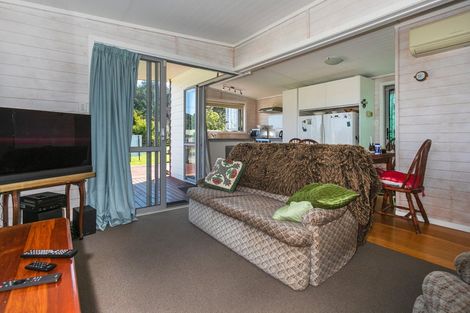 Photo of property in 74 Watt Street, Coromandel, 3506