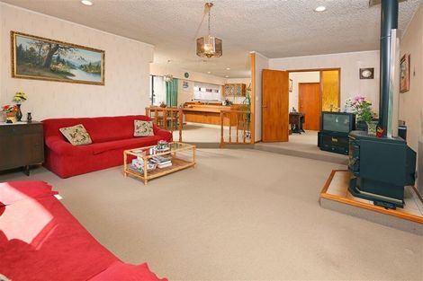 Photo of property in 12 Rhinevale Close, Henderson, Auckland, 0612