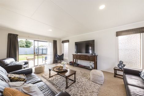 Photo of property in 80 John F Kennedy Drive, Milson, Palmerston North, 4414
