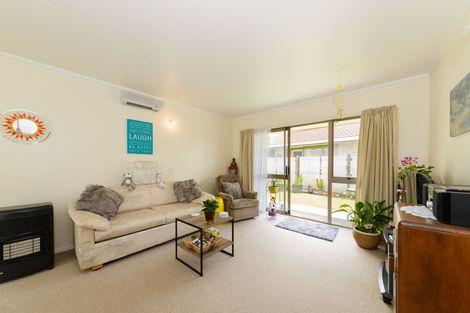 Photo of property in 11 Herbert Avenue, Cloverlea, Palmerston North, 4412