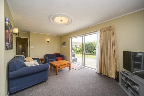 Photo of property in 17 Cargill Grove, Kelvin Grove, Palmerston North, 4414