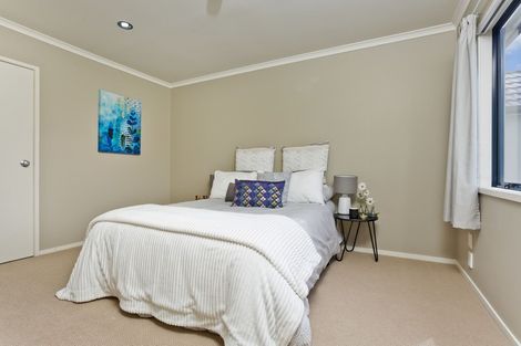 Photo of property in 95 Fields Parade, Oteha, Auckland, 0632