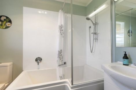 Photo of property in 25 Laurel Grove, Maungaraki, Lower Hutt, 5010