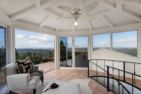 Photo of property in 35 Tawini Road, Titirangi, Auckland, 0604