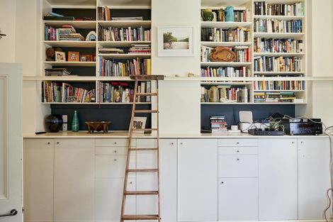 Photo of property in 8 Mcfarlane Street, Mount Victoria, Wellington, 6011