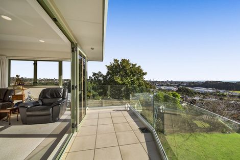 Photo of property in 3a Hillcrest Street, Glen Avon, New Plymouth, 4312