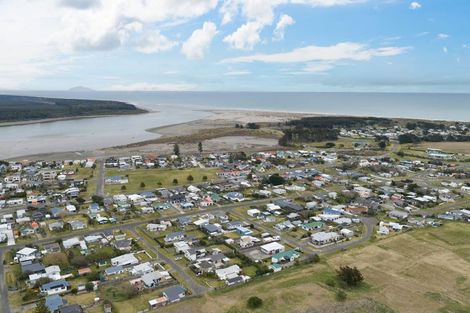 Photo of property in 8 Warren Street, Foxton Beach, Foxton, 4815
