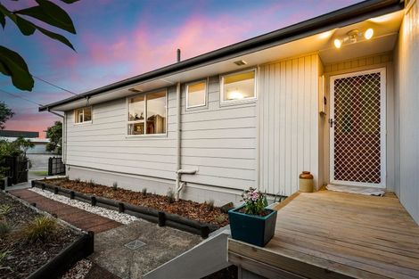 Photo of property in 84 Waitea Road, Muriwai, Waimauku, 0881