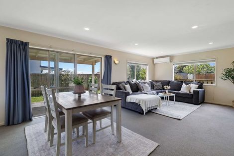 Photo of property in 34 Aitkenhead Court, Parakai, 0830