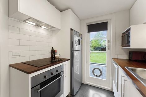 Photo of property in 124 Nursery Road, Phillipstown, Christchurch, 8011