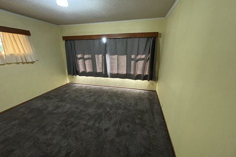 Photo of property in 201 Chivalry Road, Glenfield, Auckland, 0629