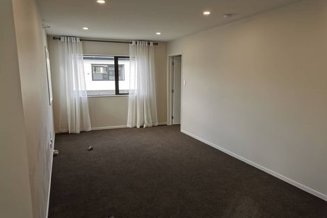 Photo of property in 98 Cardiff Road, Pakuranga, Auckland, 2010