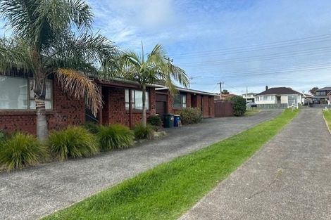 Photo of property in 1/51 Shakespeare Road, Milford, Auckland, 0620