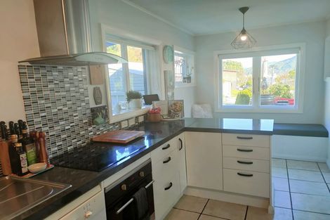 Photo of property in 22 Leicester Street, Picton, 7220