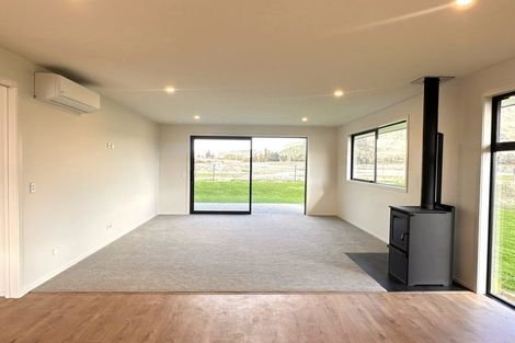 Photo of property in 42 Deans Drive, Wanaka, 9382