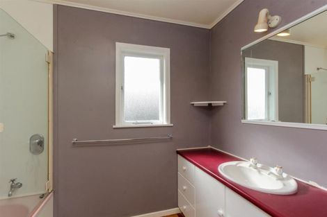 Photo of property in 12 Barclay Street, Ferndale, New Plymouth, 4310