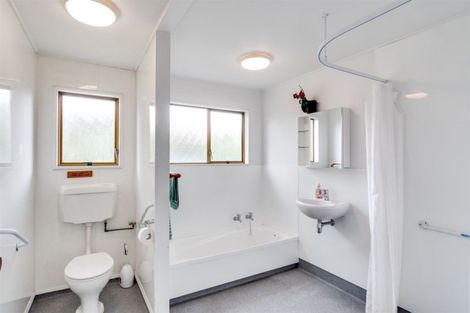 Photo of property in 16 Shirley Place, Bay View, Napier, 4104