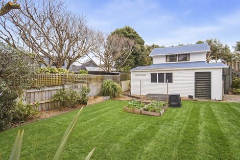 Photo of property in 10 Bahama Crescent, Paraparaumu Beach, Paraparaumu, 5032