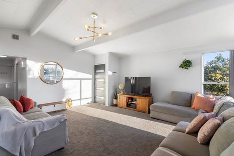 Photo of property in 24 Mandarin Place, Half Moon Bay, Auckland, 2012