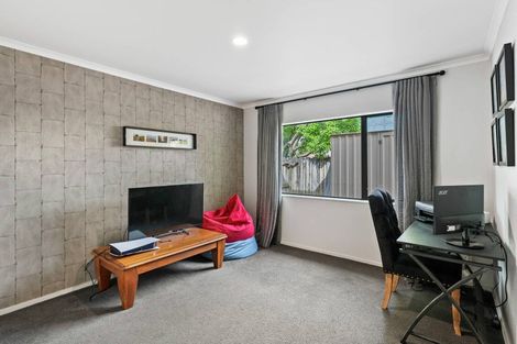 Photo of property in 27 Santa Ana Drive, Dannemora, Auckland, 2016