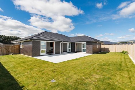 Photo of property in 47 Atlantic Drive, Fitzherbert, Palmerston North, 4410