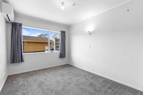 Photo of property in 1/45 Bay Street, Red Beach, 0932
