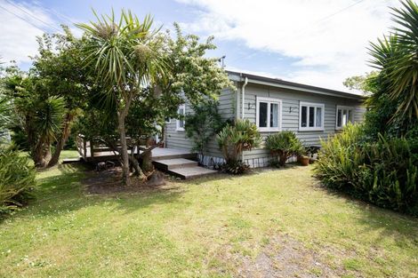 Photo of property in 2 Mahuta Road, Waitakaruru, Ngatea, 3576