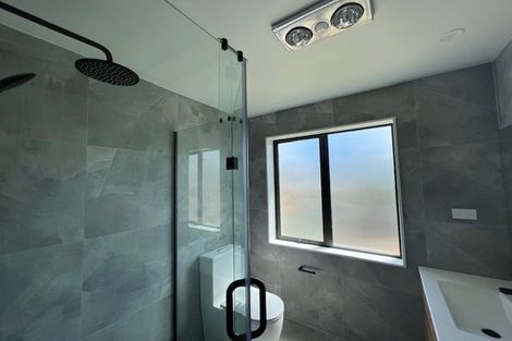 Photo of property in 38b Mcwhirters Farm Lane, Massey, Auckland, 0614