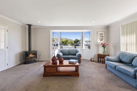 Photo of property in 27 Utauta Street, Waikanae, 5036
