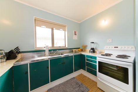 Photo of property in 11 Herbert Avenue, Cloverlea, Palmerston North, 4412