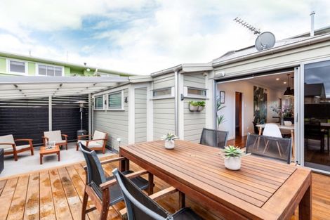 Photo of property in 7 Massey Street, Westown, New Plymouth, 4310