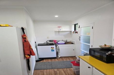 Photo of property in 24 Silverstream Road, Crofton Downs, Wellington, 6035